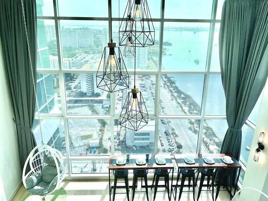 Maritime Suite #Pool Table #Full Seaview #Georgetown #6Pax #2Br 2Bath #1King 2Single 2Floor Mattress #Quality Well Maintained #Private Host Jelutong 0*,  ماليزيا
