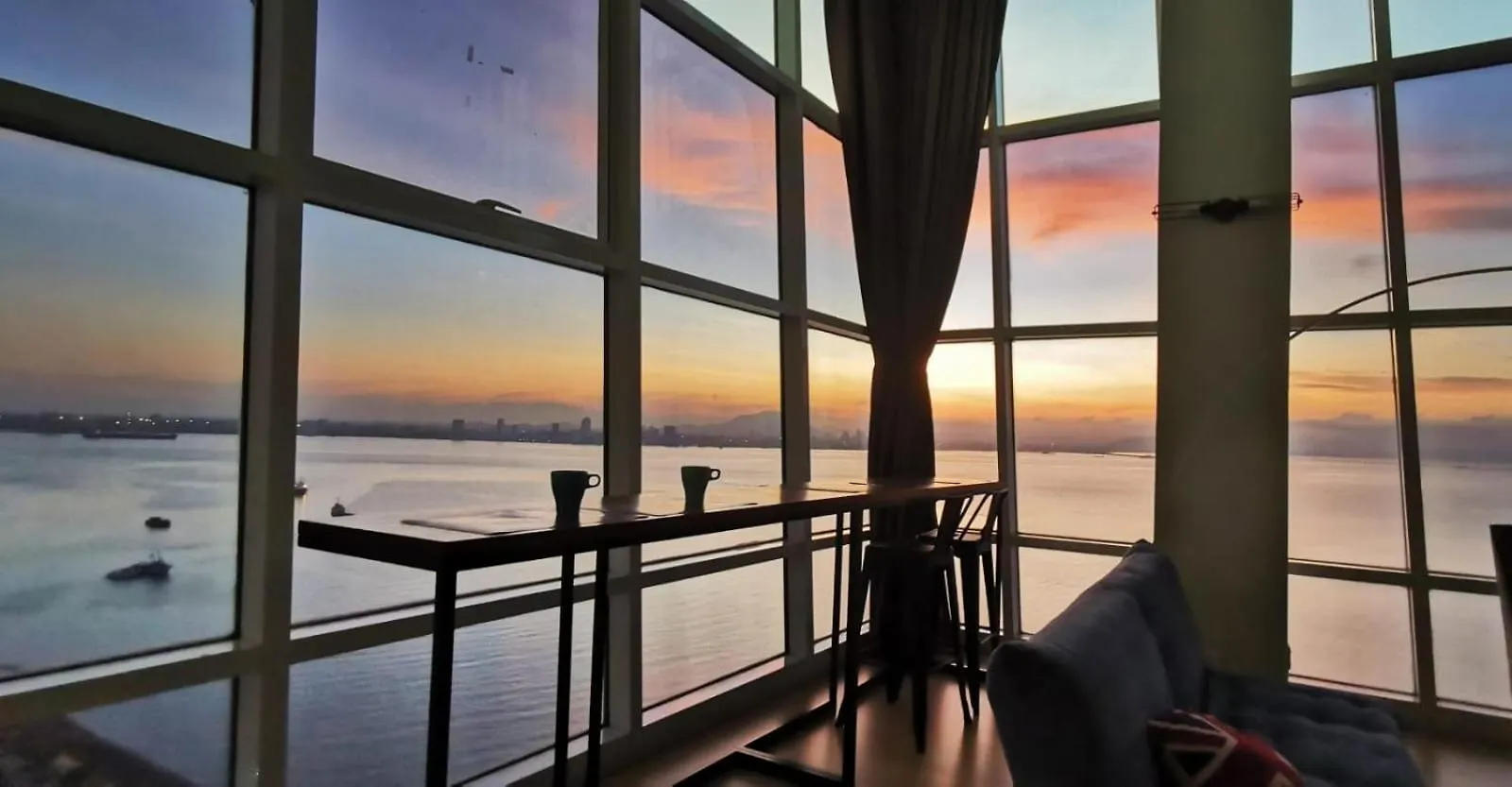 شقة Maritime Suite #Pool Table #Full Seaview #Georgetown #6Pax #2Br 2Bath #1King 2Single 2Floor Mattress #Quality Well Maintained #Private Host Jelutong