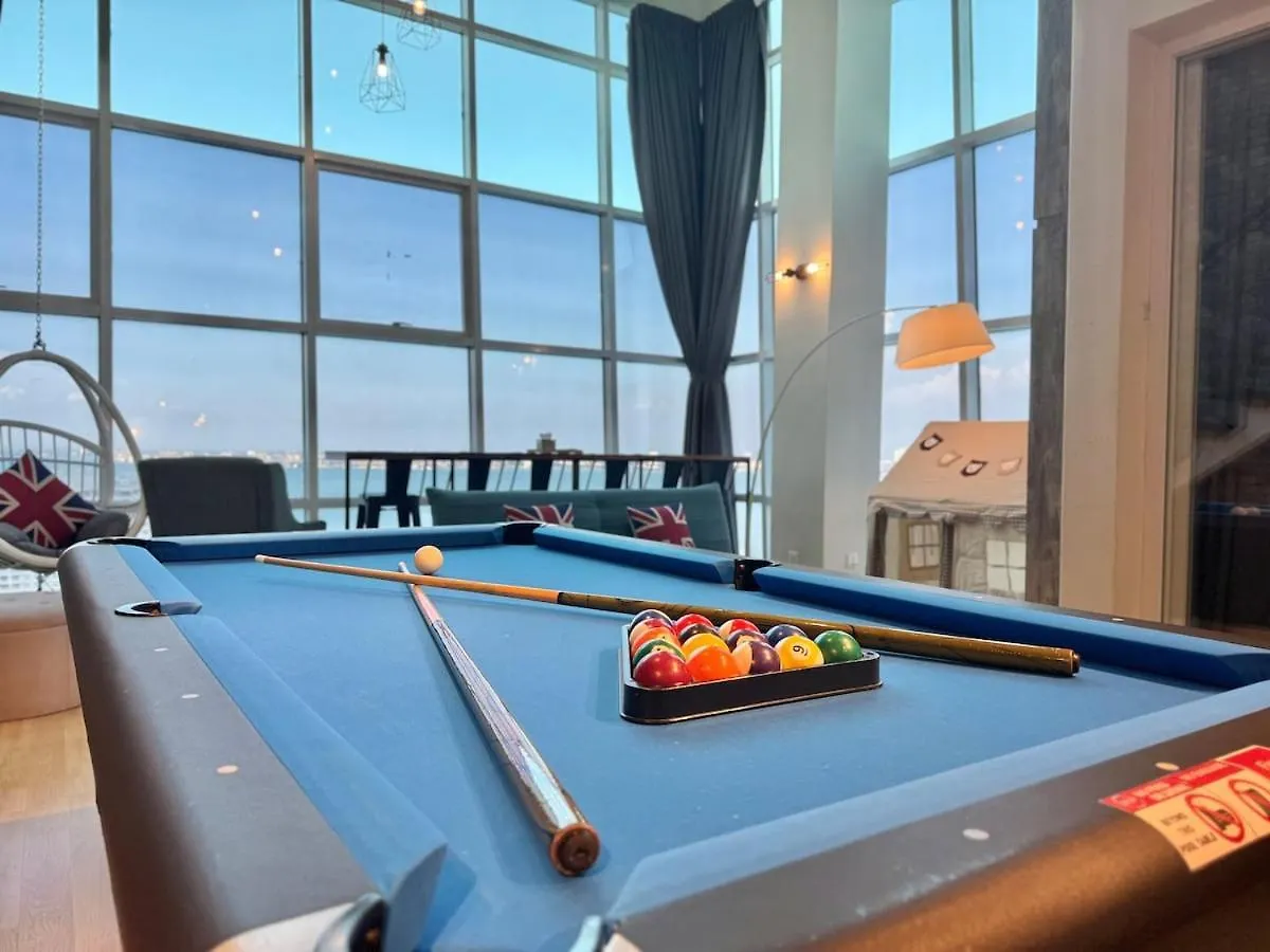 דירה Jelutong Maritime Suite #Pool Table #Kids Area #Full Seaview #Georgetown #6Pax #2Br2Bath #Private Host