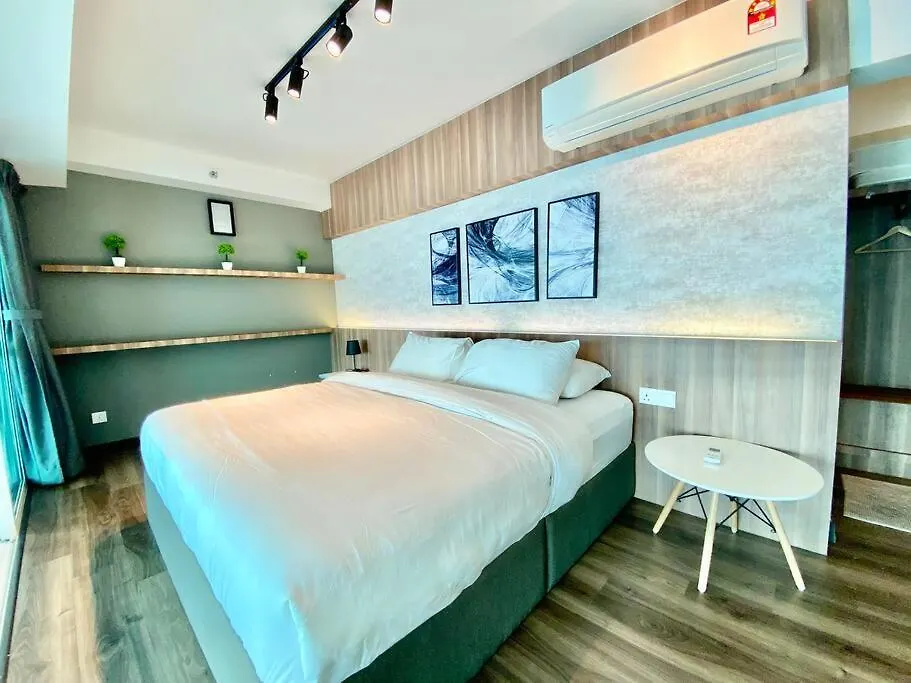 Maritime Suite #Pool Table #Full Seaview #Georgetown #6Pax #2Br 2Bath #1King 2Single 2Floor Mattress #Quality Well Maintained #Private Host Jelutong 0*,  Malaysia