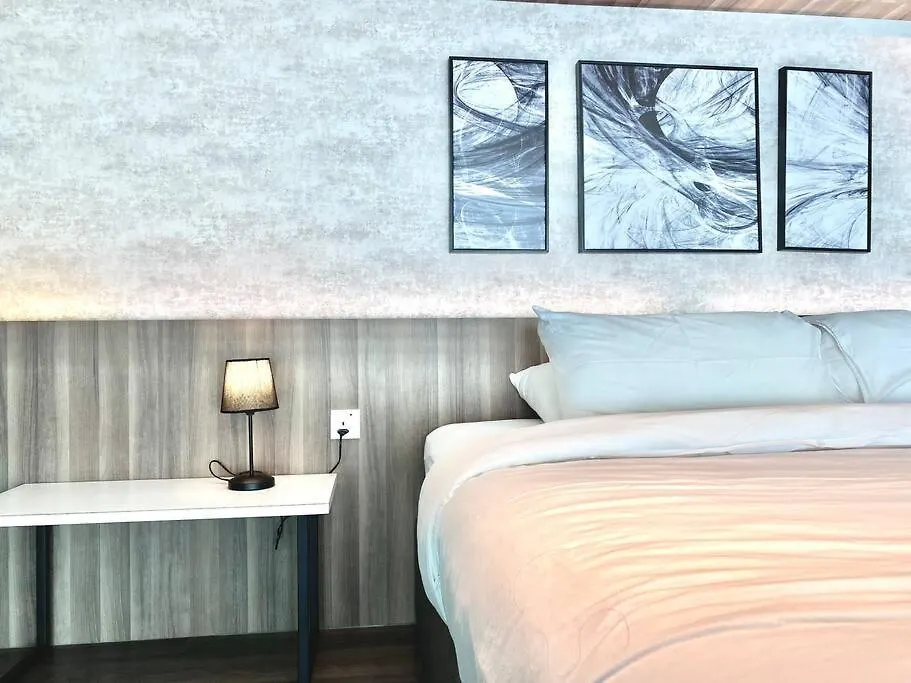 Maritime Suite #Pool Table #Full Seaview #Georgetown #6Pax #2Br 2Bath #1King 2Single 2Floor Mattress #Quality Well Maintained #Private Host Jelutong Apartment